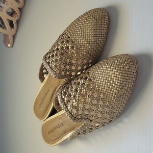 Comfortview Gold Metallic color Sandals Slip On sz 8.5